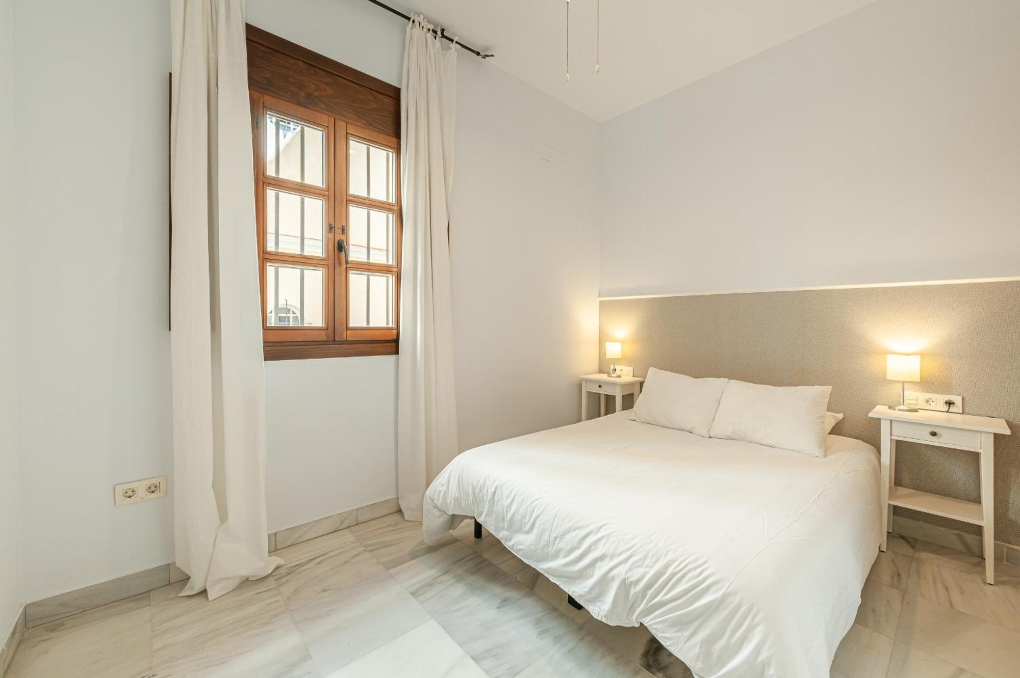 Dona Elvira Carreteria Málaga Exterior foto
