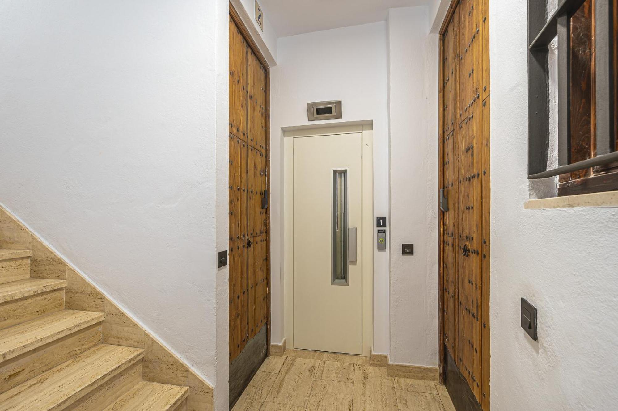 Dona Elvira Carreteria Málaga Exterior foto